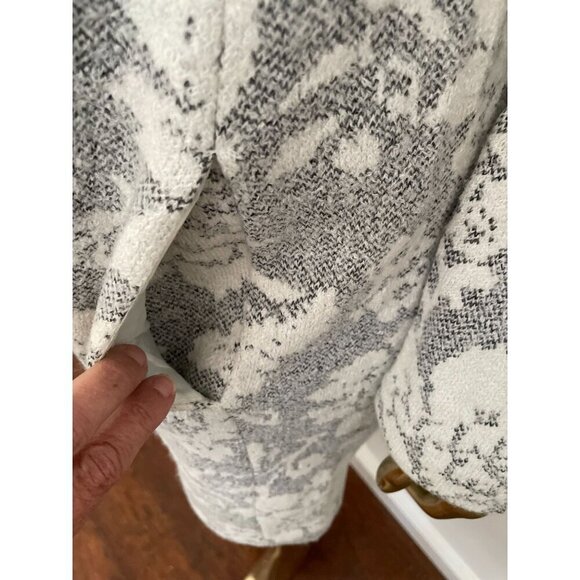 Nanette Lepore Elegant Women's Floral Knit Coat Size S Gray & White Viscose and - Picture 7 of 13